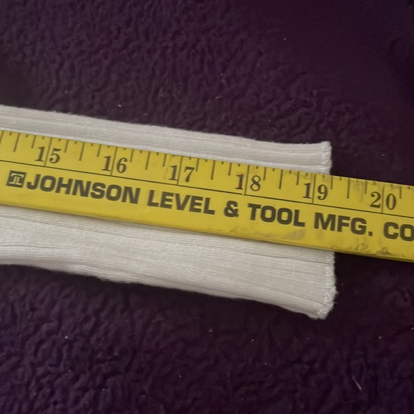 Asymmetrical Cold-shoulder Knit - Picture 6 of 10